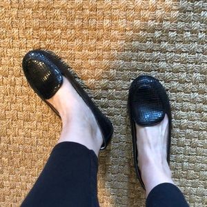 Black Crocodile Pattern Flats